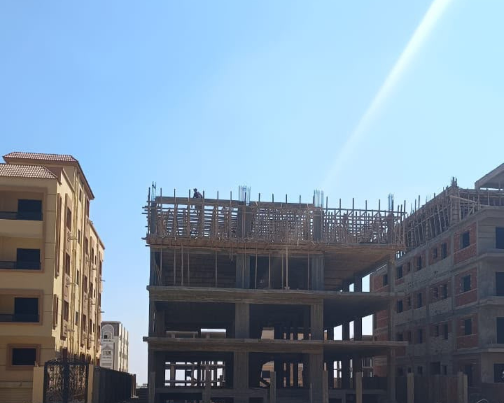 جاري اعمال نجارة سقف الدور التالت7-2026