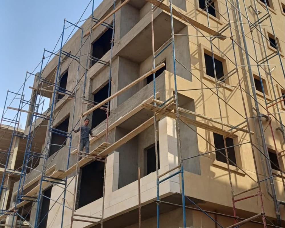 جاري اعمال حجر الواجهة الامامية
7-2026